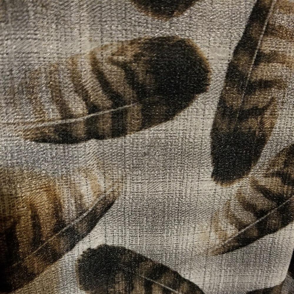 LulaRoe (full pic of skirt, its a pencil skirt)